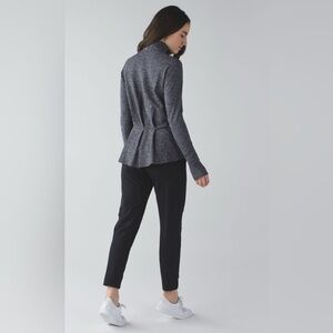 Lululemon Warm Your Core Long Sleeve Tee in Heathered Black. Rulu Fabric. Size 6